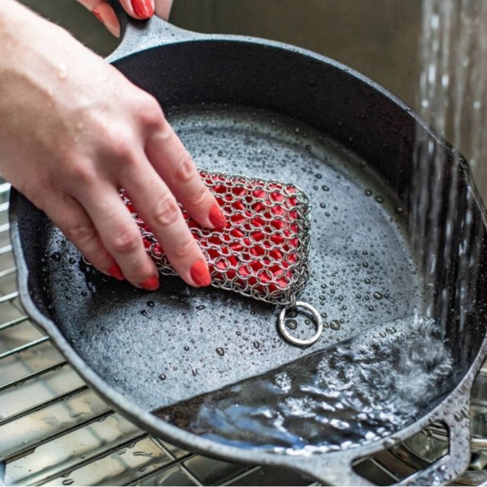 Lodge Chainmail Scrubber Stainless Steel Cast Iron Cleaning Tool,Dishwasher-Safe - Picture 3 of 6